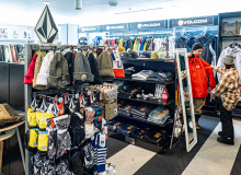 湯沢中里：レンタル「VOLCOM STORE YUZAWA」